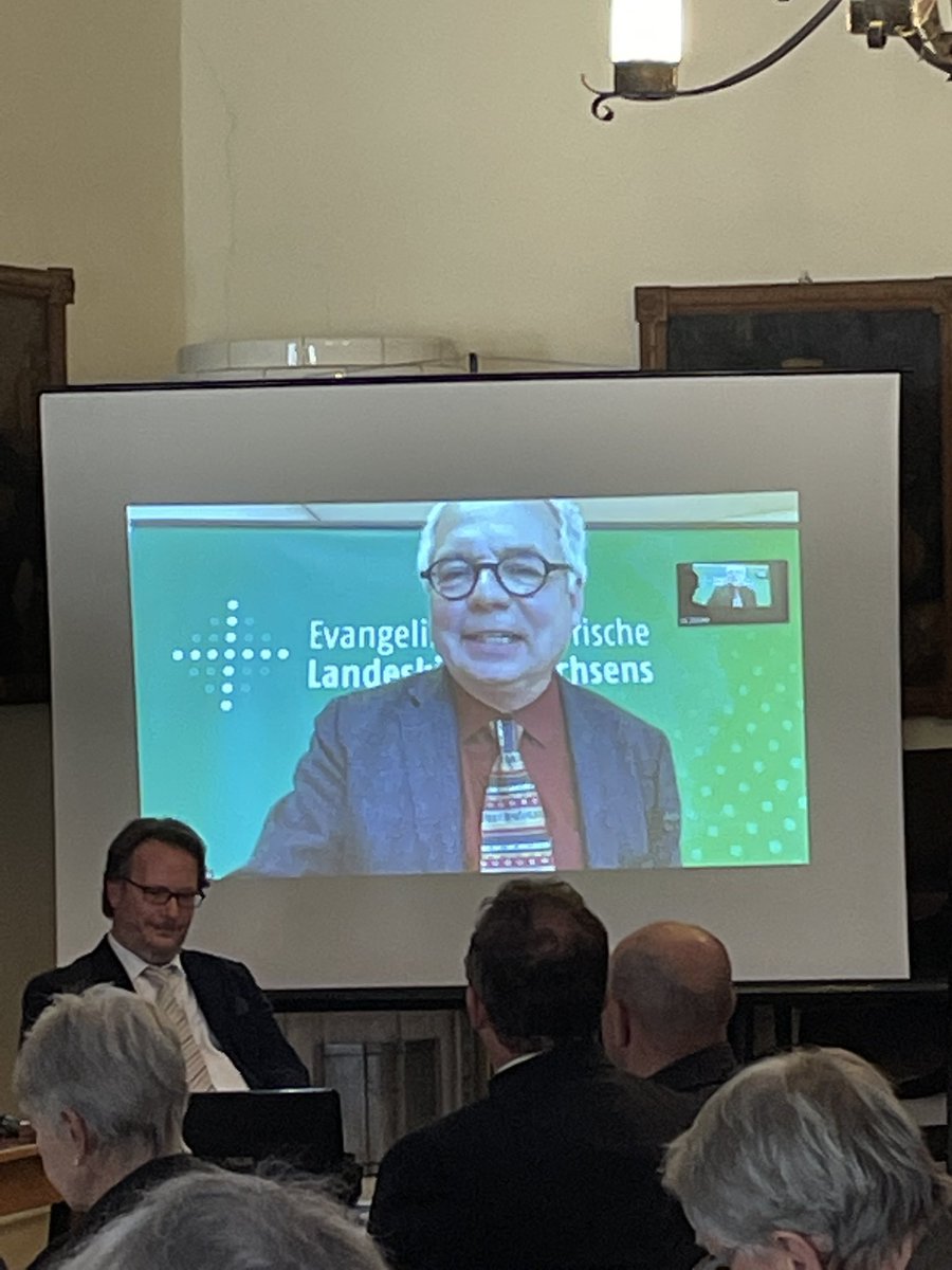 lzkezdi's tweet photo. #EKR #LKV #Synode 
@KirchlicheBl @evlks 
Vereinbarung mit #EVLKS über partenerschaftliche Beziehung. https://t.co/AxE32viY3O