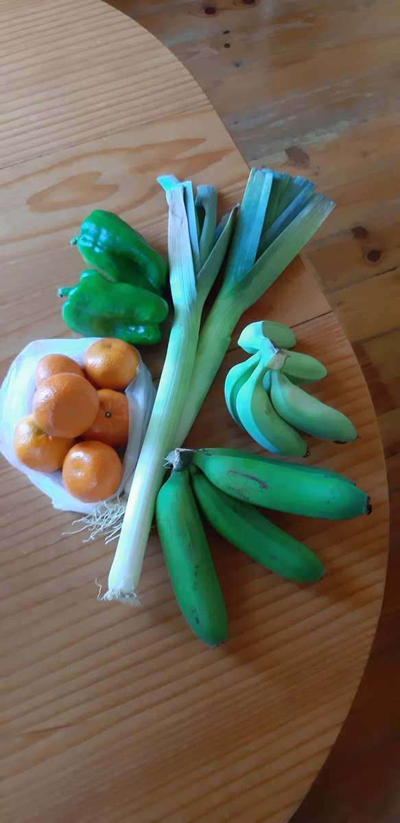 Fruits and vegetables at the local farmer 🍌🫑 Guess how much? #Madeira