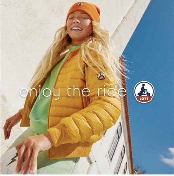 JeromDumont's tweet photo. Sympatoche la pub Jott mais bon y'en a pas un qui a alerté que c'était le claim d'une autre entreprise ? 🤔 #jott #motoblouz #pub https://t.co/WleDEesBBJ