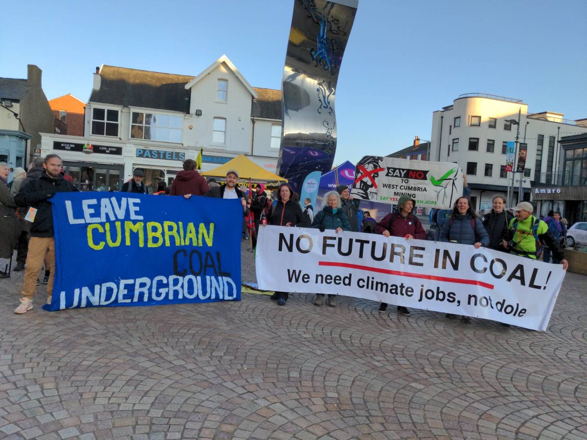 💥 Today, campaigners against the proposed Whitehaven coking coal mine joined the Blackpool #COP27 mobilisation 

Cost of Living Crisis = Climate Crisis = Health Crisis 

#ClimateJusticeNow #NoNewCoal