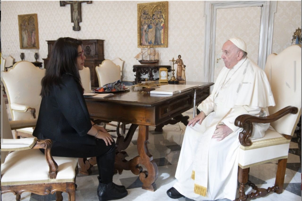 El Papa y Paola Ugaz