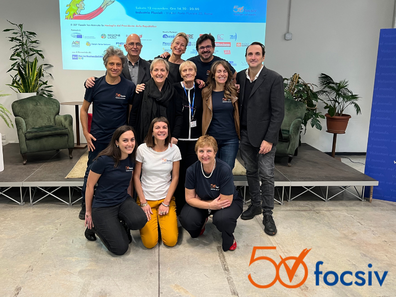 Per Focsiv è il grande giorno! Inizia la tre giorni di celebrazioni per i 50 anni. Siamo emozionati e felici per aver raggiunto questo traguardo che però per noi è un ennesimo punto di partenza! GRAZIE 🥰 #50focsiv, #volontarinelmondo, #vipremio2022
👉 focsiv.it/focsiv-verso-i…