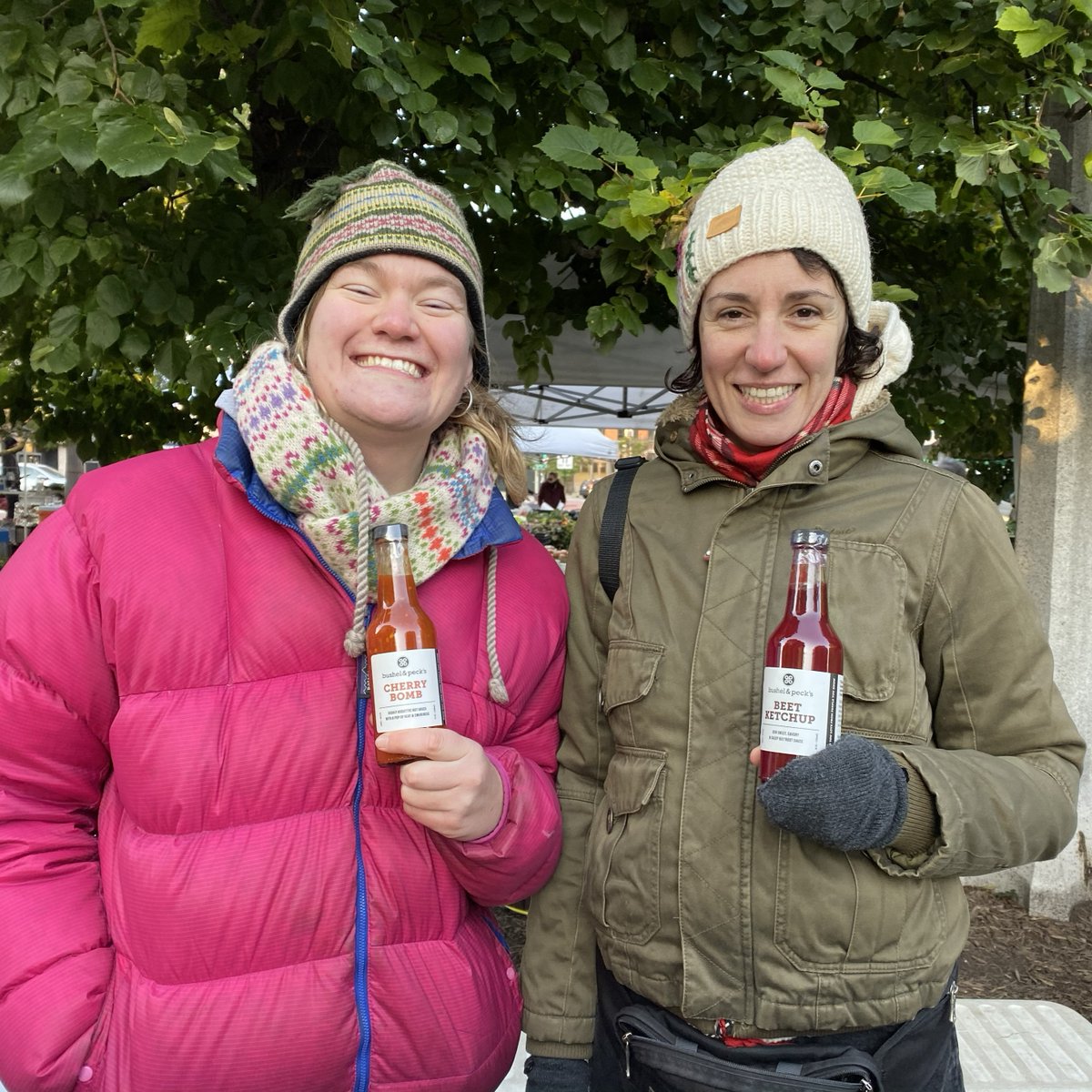 It may be a cold market day, but it'll still be a great market day! We're so happy to be able to have our November markets for two more weeks! Come visit us at GCM Lincoln Park and GCM West Loop today from 8 a.m. - 1 p.m.

#greencitymarket #sustainable #chicagofarmersmarkets