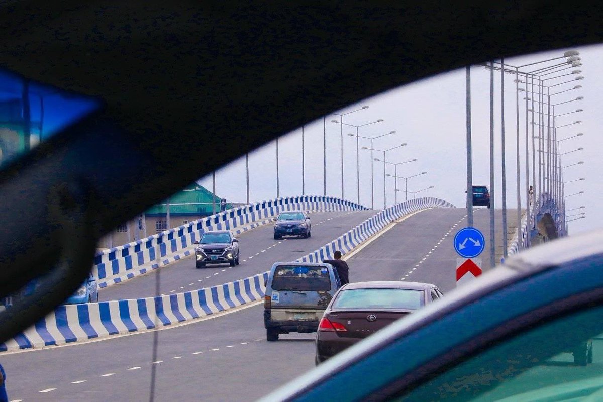 only1topboyy's tweet photo. His Excellency, Comrade Adams Oshomole, the former Governor of Edo State will commission the Rumueprikom-Ada George Flyover bulit by the administration of Governor Nyesom Wike on Tuesday 15th November 2022. https://t.co/VEMCo4eZBZ