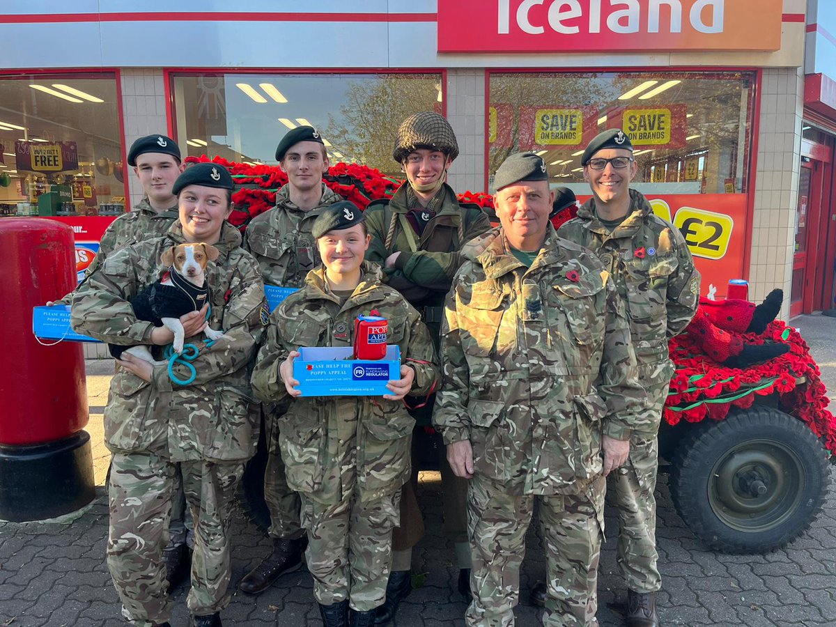 Juno_WiltsACF's tweet photo. Warminster Detachment out in the community raising the awareness of the Poppy. #JUNOcadets

@PoppyLegion https://t.co/H9vHqzzVkh