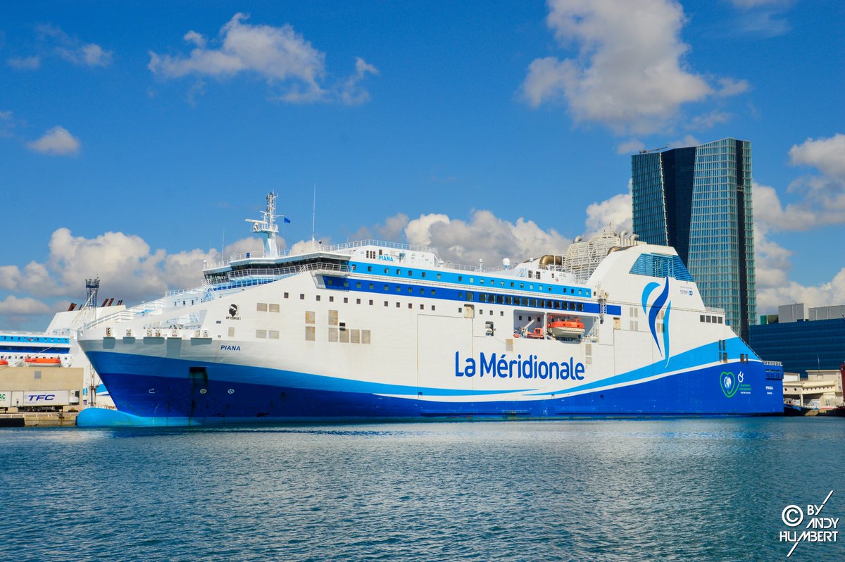 Andy_Humbert's tweet photo. #JournéePortesOuvertes #Marseille
Retrouvez l'intégralité des photos réalisées à l'occasion de la journée portes ouvertes du port de Marseille du 25 septembre à ce lien : https://t.co/2X5vpNDJ7U https://t.co/MqoXldqrG5