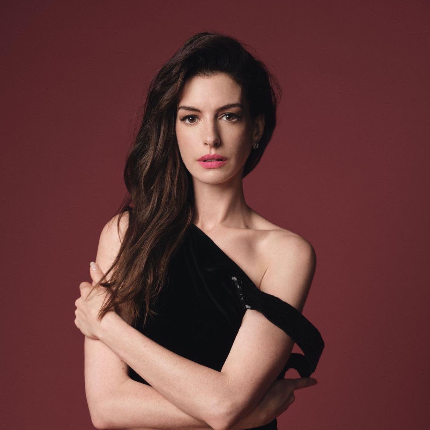 Happy Birthday to Academy Award winner Anne Hathaway, who turns 40 today! 
