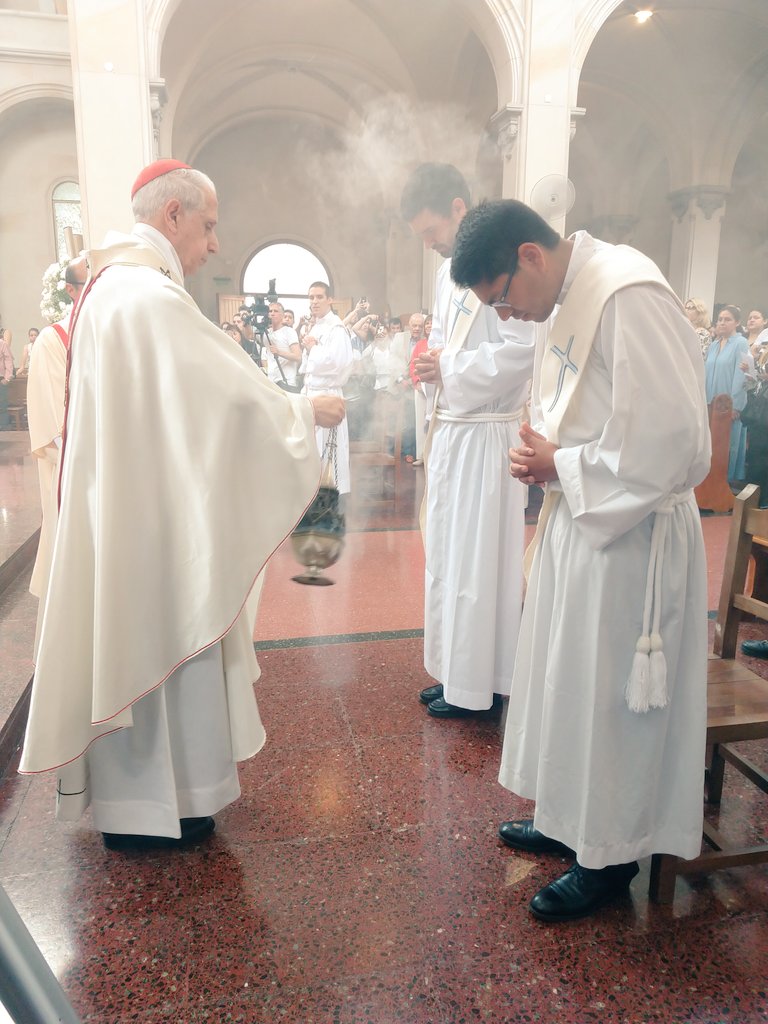 FlorFRamallo's tweet photo. Ahora en las #ordenacionessacerdotales https://t.co/3ALr3GNGCz