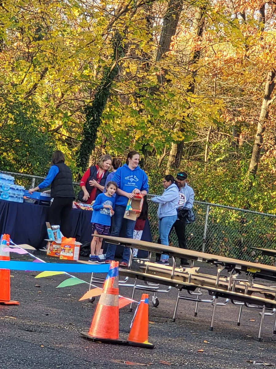 EsOcelots's tweet photo. 2022 Ocelot Trot!!!! https://t.co/75GcplIqZs