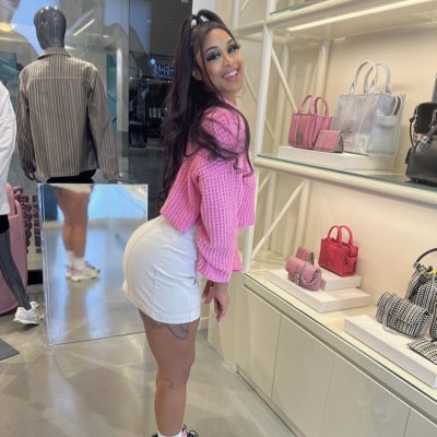 shaylamarshay's tweet photo. #NewProfilePic https://t.co/ifhdCSad56