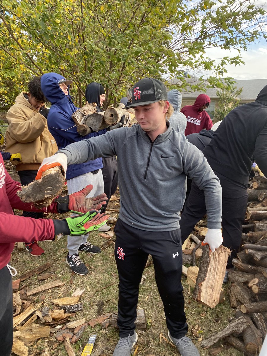 Danny Thomason (@sweetd_33) on Twitter photo <a href="/SNUBaseball/">SNU Baseball</a> with a little #LiveLast service yesterday loading two big U-Haul trucks with firewood to be delivered to the Navajo Reservation this week! #BoltsUp⚡️ #Woooooooooooooooooooooooooo <a href="/SNUBaseball/">SNU Baseball</a> with a little #LiveLast service yesterday loading two big U-Haul trucks with firewood to be delivered to the Navajo Reservation this week! #BoltsUp⚡️ #Woooooooooooooooooooooooooo