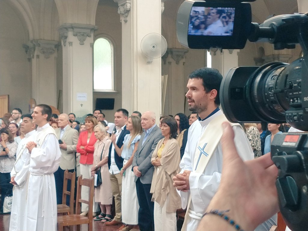 FlorFRamallo's tweet photo. Ahora en las #ordenacionessacerdotales https://t.co/3ALr3GNGCz