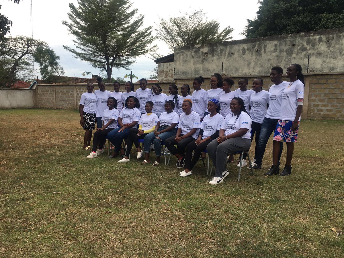 lincoln_keros's tweet photo. And hey, if you are of the T-shirt Driven Development family, #BuildOnARM gatchu.
Todays event at @LakeHub went well with #swags. https://t.co/g1Wr1kwlsa