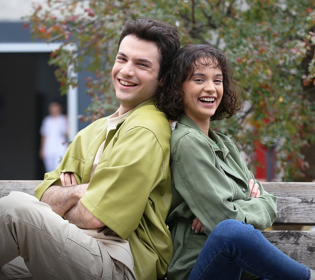 yeniden yarım saatte türkiye gündeminin zirvesine yerleştik destekleriniz için çok teşekkürler haydi dörtlülerimizi paylaşmaya başlayalım fandom 

Acınınİlacı ZeyÇağ