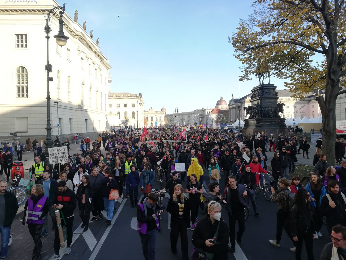 In Berlin ist der Ruf nach Umverteilung heute unüberhörbar. Viele Tausend sind auf der Straße. <a href="/_umverteilen/">Umverteilen!</a>