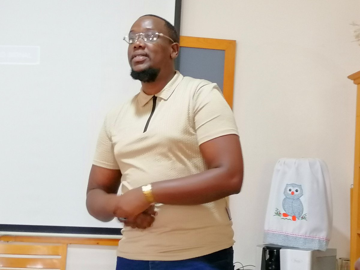 StraightTalkKe's tweet photo. Great session today, exchanging ideas on effectively reaching out to adolescents in schools with education and information on sexual and reproductive and mental health through school clubs. At the ToT for the @Respekt_kd School Clubs patrons workshop. https://t.co/IjVkgYaCIM