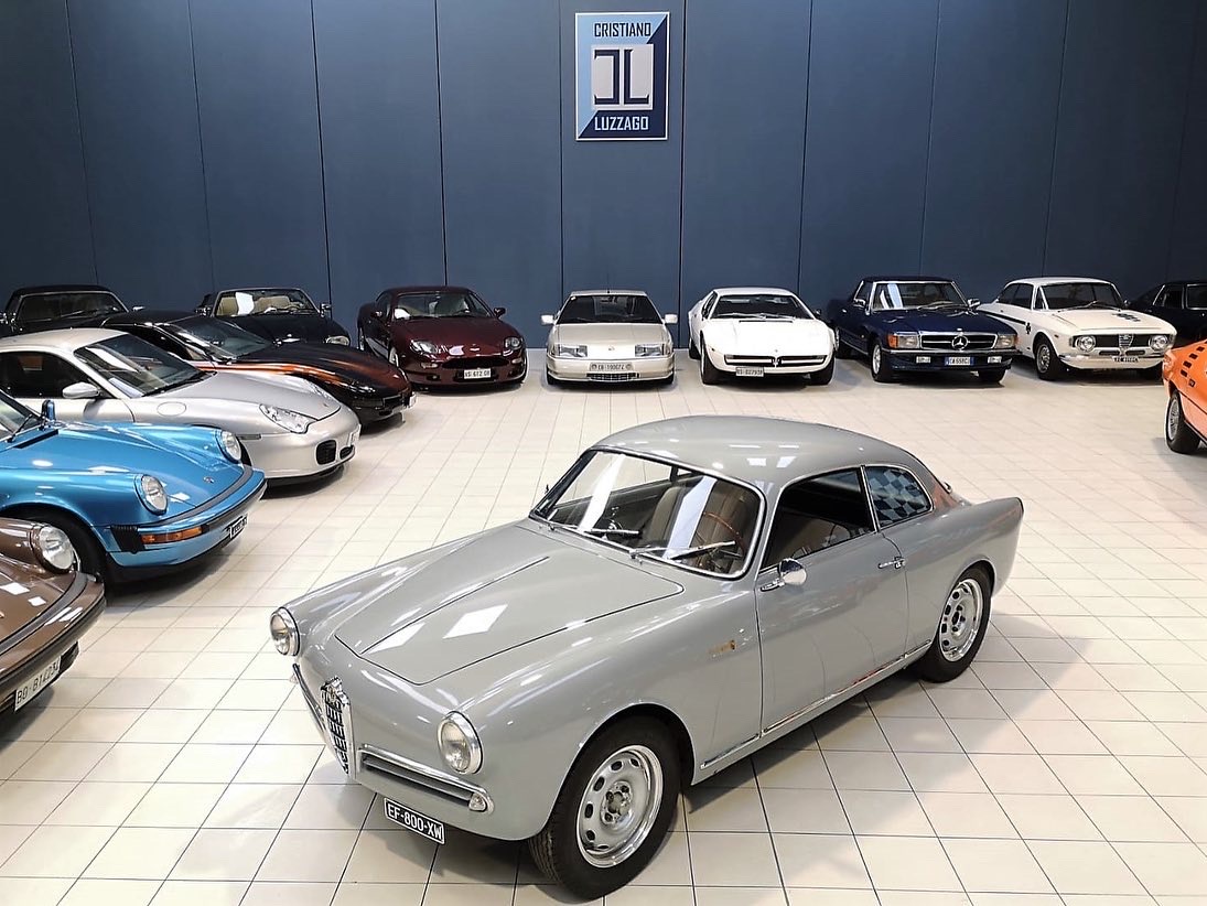 CLuzzago's tweet photo. Alla Blue Room è arrivato un capolavoro firmato Alfa Romeo ed eleggibile 1000 Miglia #alfaromeo #giulietta https://t.co/b2LCoO32XN https://t.co/3t9gWDg15g
