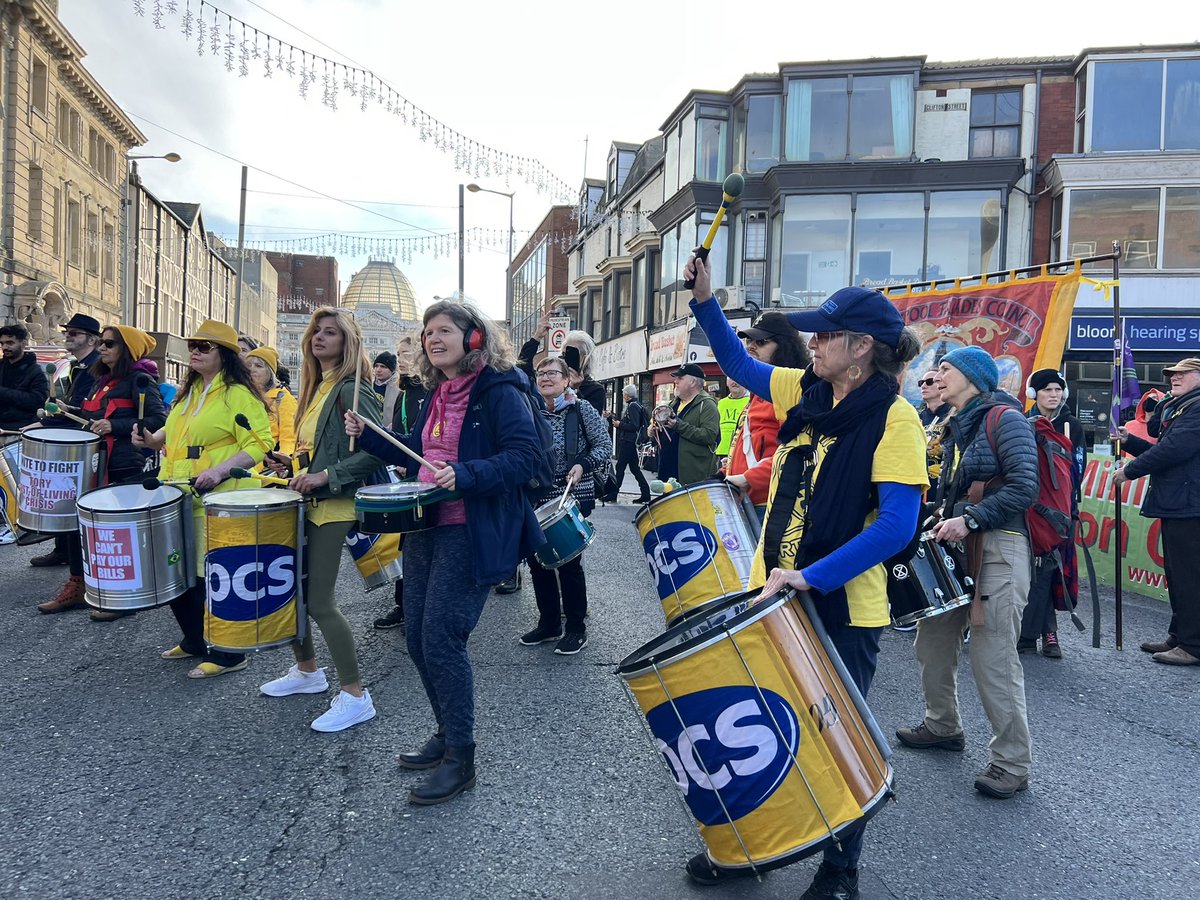 Amazing turnout for #CostOfLivingCrisis and #ClimateJustice rally in Blackpool today! #COP27 

So powerful to see trade unions, climate activists and health workers from across the North West come together to say enough is enough! #Solidarity #NoNewCoal #ClimateJusticeNow 🌍
