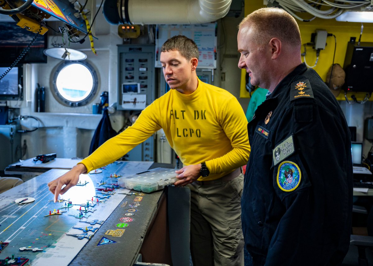 #Warship78 welcomed @RoyalCanNavy Rear Admiral David Patchell, the vice commander of @US2ndFleet during a #visit of the ship as the Gerald R. Ford Carrier Strike Group conducts #SilentWolverine in the #Atlantic ocean. #Navy #WeAreWarship78 #StrongerTogether @USNavy @JFCNorfolk