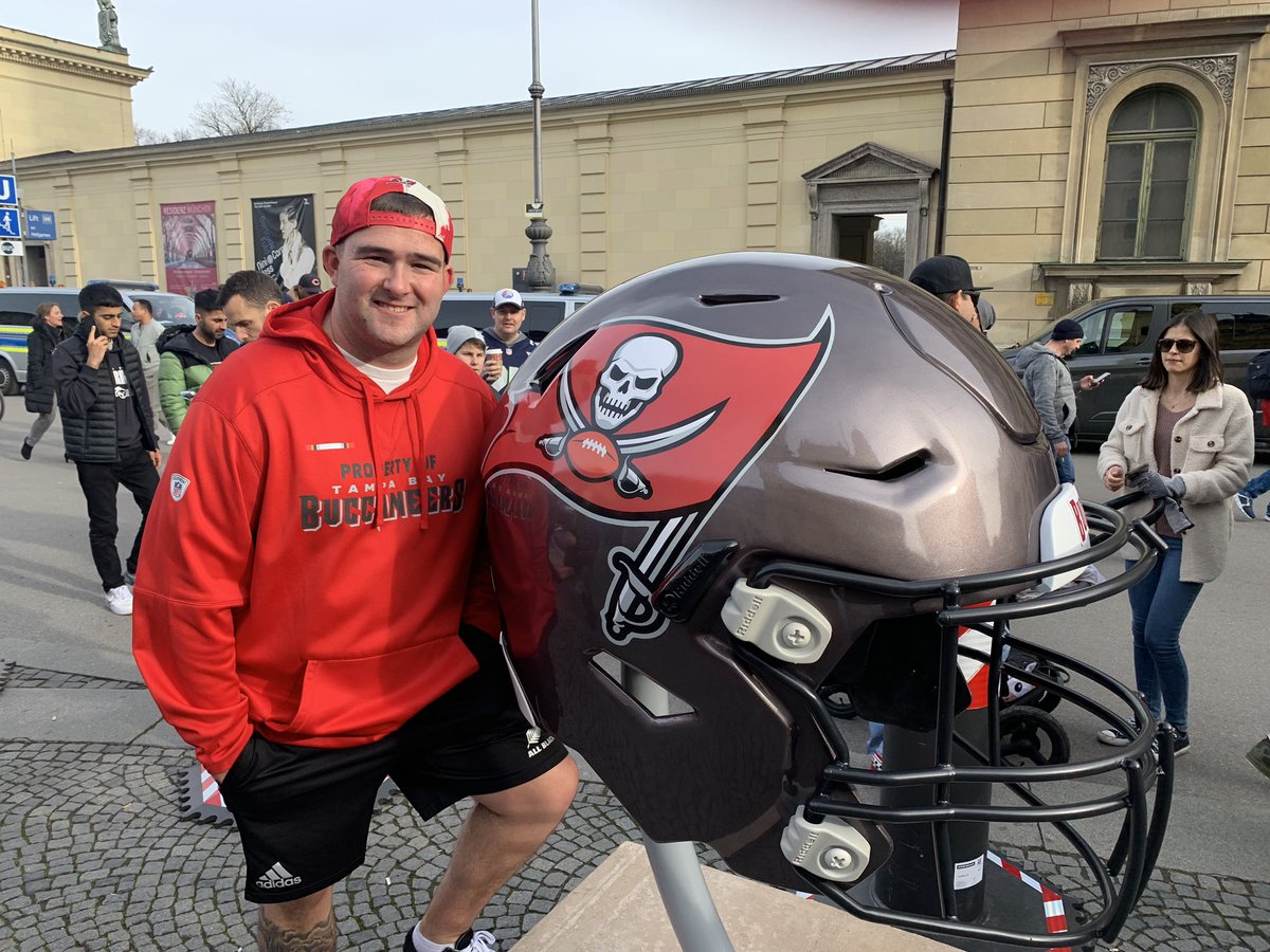 Beavis_14's tweet photo. Exploring Munich 🇩🇪🏈 #GoBucs https://t.co/buNtUb9nSI