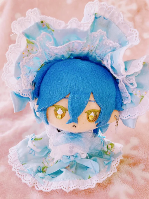 海月さま( )すずらんちゃんお迎えさせて頂きました!本当に本当に可愛いです…ヘッドドレスの編み上げがすごい…!!素敵な作品をありがとうございます!! 