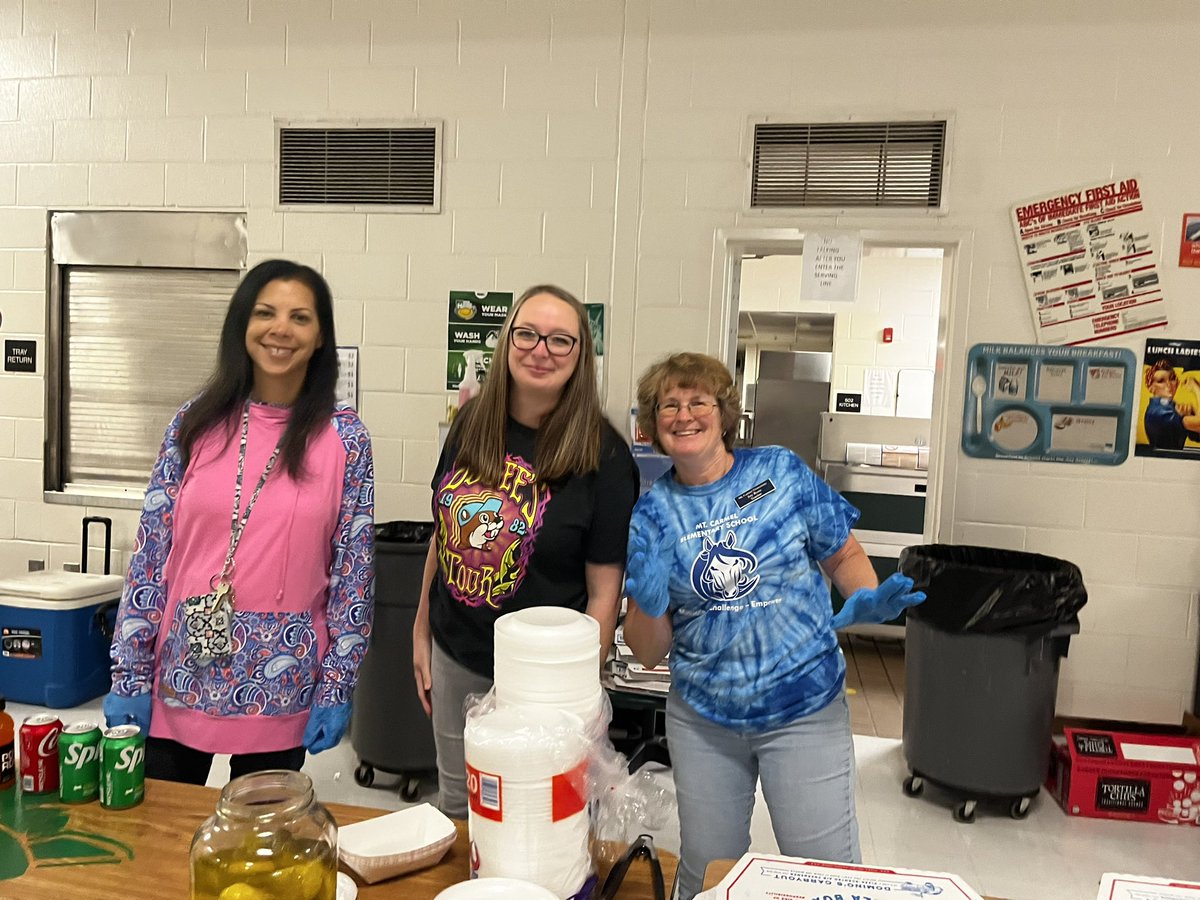 MtCarmelES_HCS's tweet photo. Our Glow Dance Party was so much fun!🪩🪩🪩 Thank you to everyone who volunteered. #MustangsRock #CommunityBuilders #YouBelongInHenry @iammrsbolds @AntonioMattox2 @drattenyascott @medianikkiadams @HenryCountyBOE #jrbeta #glowdance https://t.co/awf2E63H8h