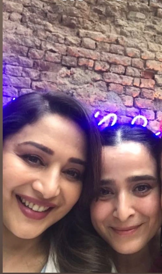 sobhamdfan's tweet photo. Yess Pallavi and Kanchan together OMG #Kanvi 🫶
#SimoneSingh birthday celebration and #MadhuriDixit was part of it 🥳💃🤗 https://t.co/rM9HMFlOx4