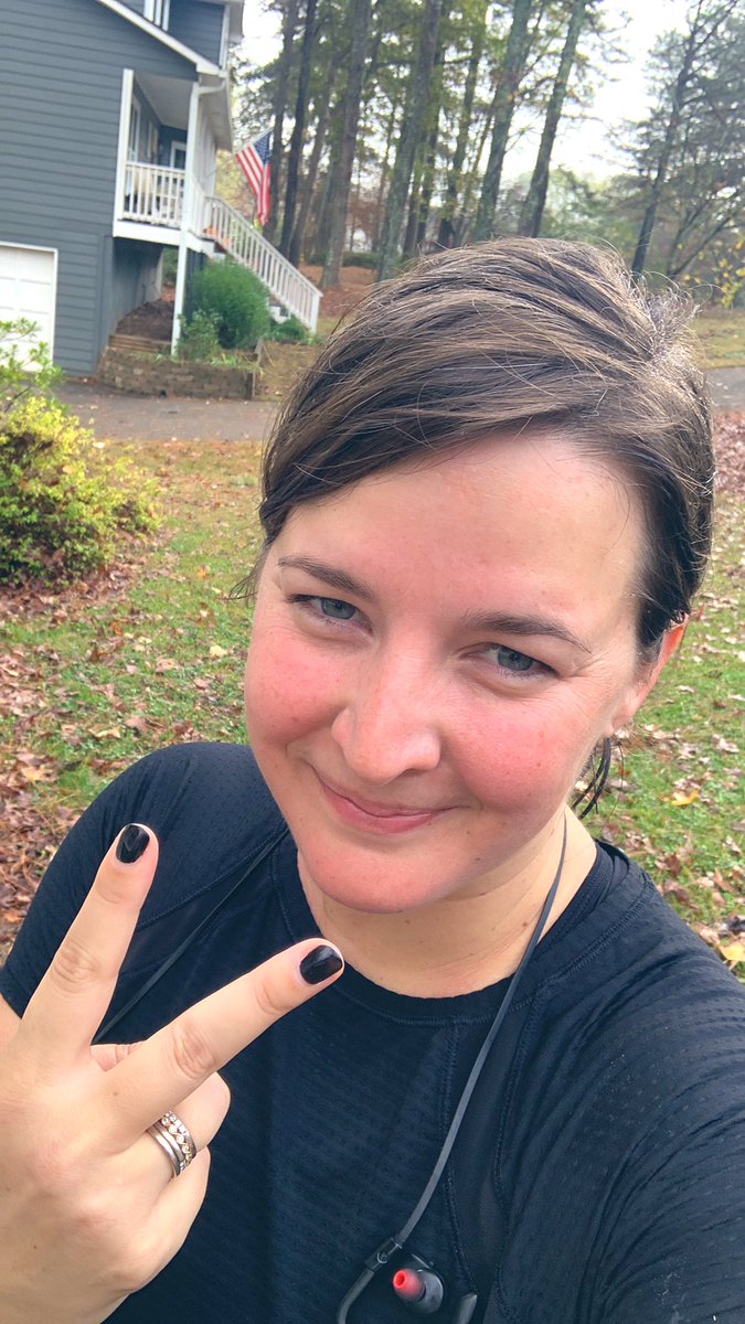 Jessbdale's tweet photo. Week 2 ✅ Long Run ✅ Too much rain and fog ✅ Acorns are slippery when wet ✅ #twoweeksdown #fifteentogo #marathontraining https://t.co/B4l2xF5P4t