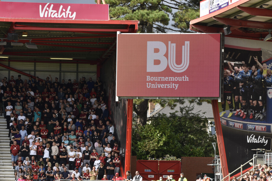 bournemouthuni's tweet photo. Today sees AFC Bournemouth play Everton in the #BUBigMatch.
Ahead of the game, students from Bournemouth University visited the Vitality Stadium to interview AFC Bournemouth midfielder Emiliano Marcondes.
Find out more: https://t.co/NAt6aKrLCY https://t.co/YzP5qPA6yz