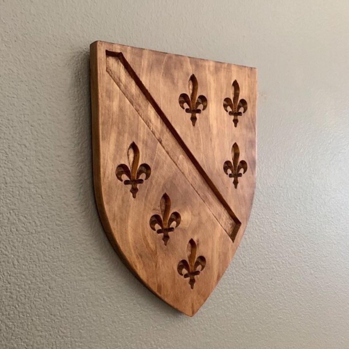 Ferrum_Studios's tweet photo. ⚜️ Bosnian Ljiljan Shield - Link in Bio https://t.co/kHO6xwaT86
