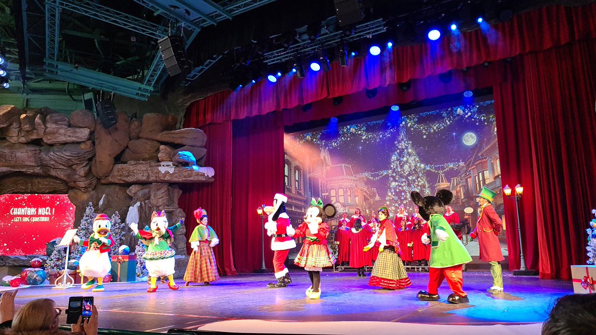 Cafe_Mickey's tweet photo. Let's Sing Christmas in Videopolis 🎄
#DisneyXmas #DisneylandParis #live #disneyfans #cafemickey #DisneylandParis30 https://t.co/wnZXvYpKOZ