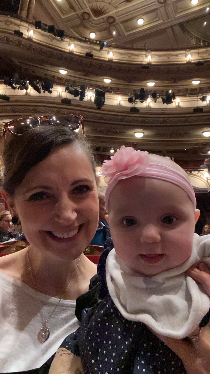 A o i f e M i s k e l l y tweet media