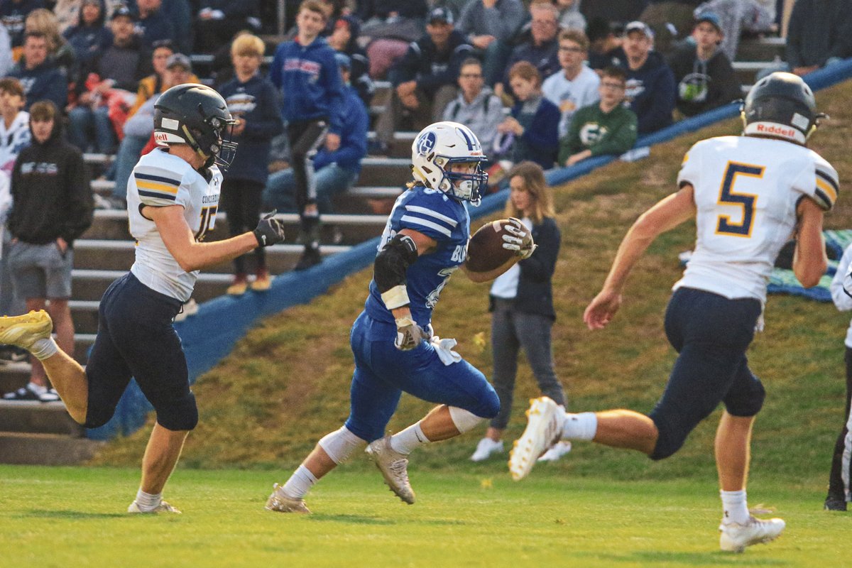 AGBluejayFball's tweet photo. Congratulations to these Bluejays for earning C1-1 All District:
Sr. Braxton Buck  - OL
Sr. Jaxson Hamm - LB
Sr. Logan Sobota - LB
Jr. Dane Jacobsen - QB
#playwithHEART 
#buildOURhouse
📸@shotbyjruss8 https://t.co/Tnqfj3IueN
