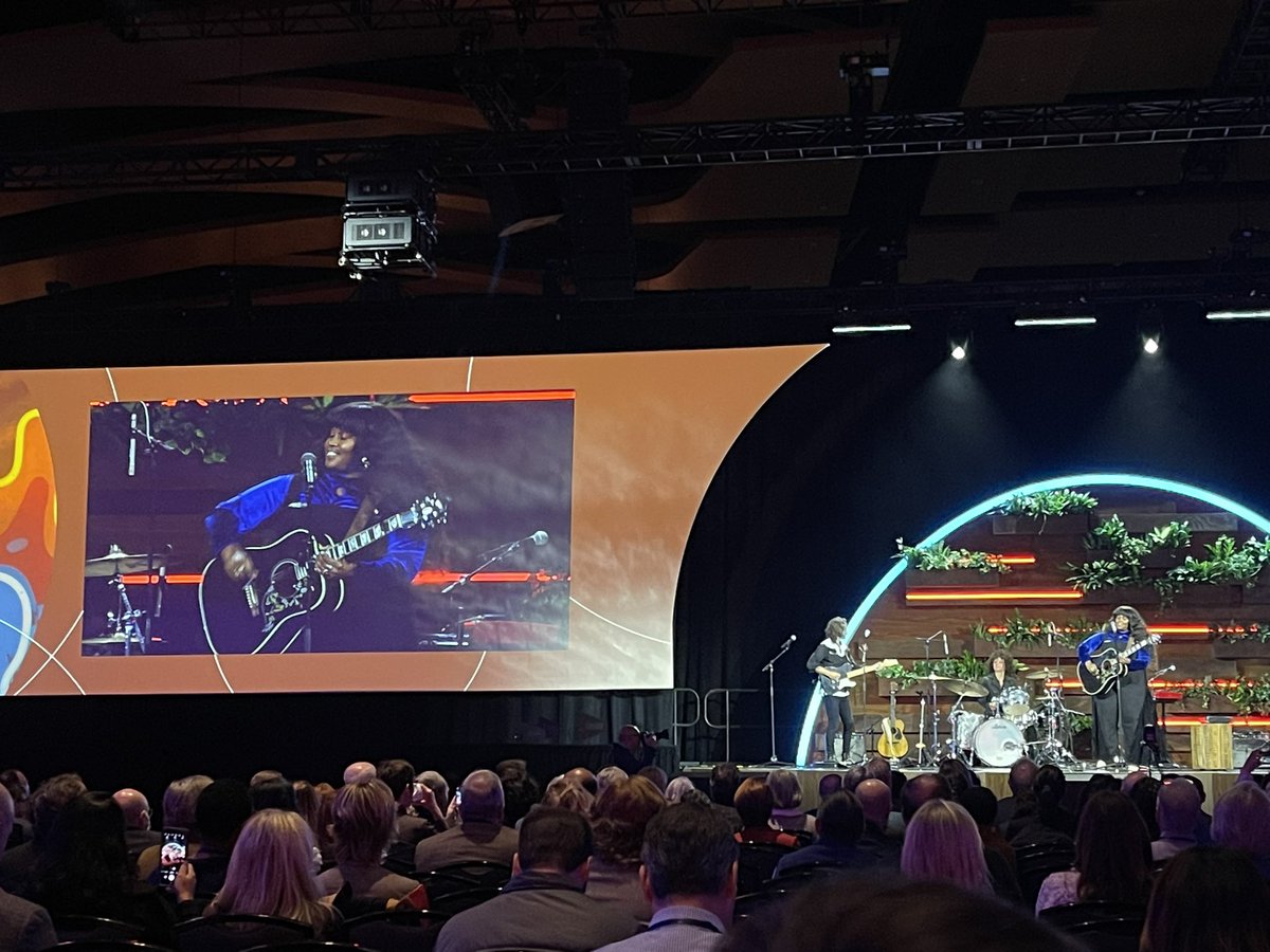 varhodes's tweet photo. What a way to wake up! Brittany Spencer is rocking the conference hall this morning to start #AAMC22 https://t.co/8PmhFJ9jnv