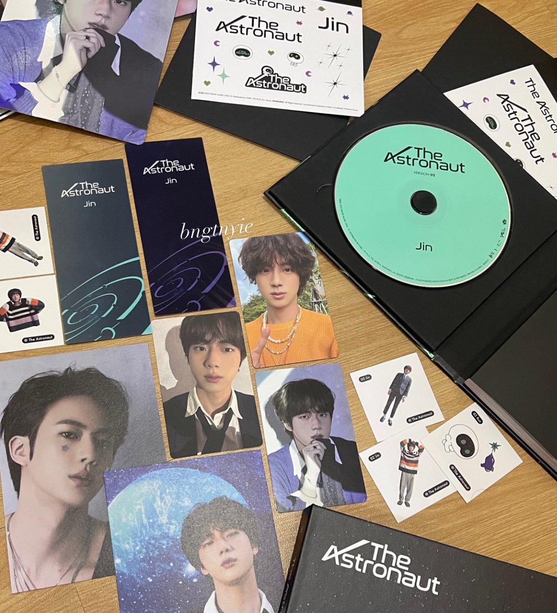 bngtnyie's tweet photo. #ayiemails • @carbonaraksj 

1st TA set is hereeeee 😭 thank u so much @seok__jinx for this feta GO!! i pulled my fav TA jin pc huhu ang ganda im so proud of our Jinnie 🥹 thank you thank you thank you ♡ https://t.co/4Sdg7Fa889