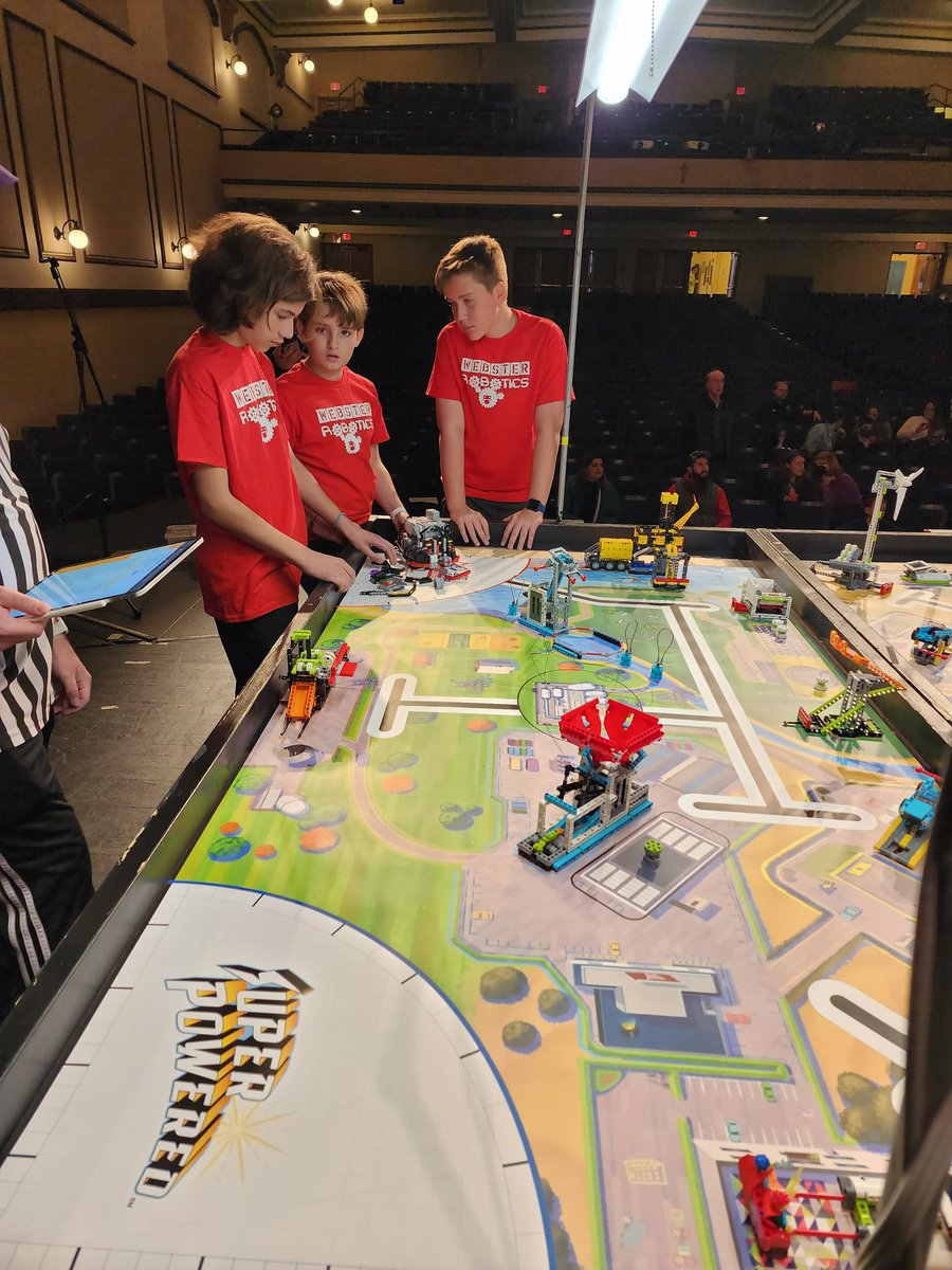 frc_3197's tweet photo. Wishing our FLL teams good luck this morning at the Saturday Marquette Regional event! #wearewms #jrhexhounds https://t.co/amcV2HX113