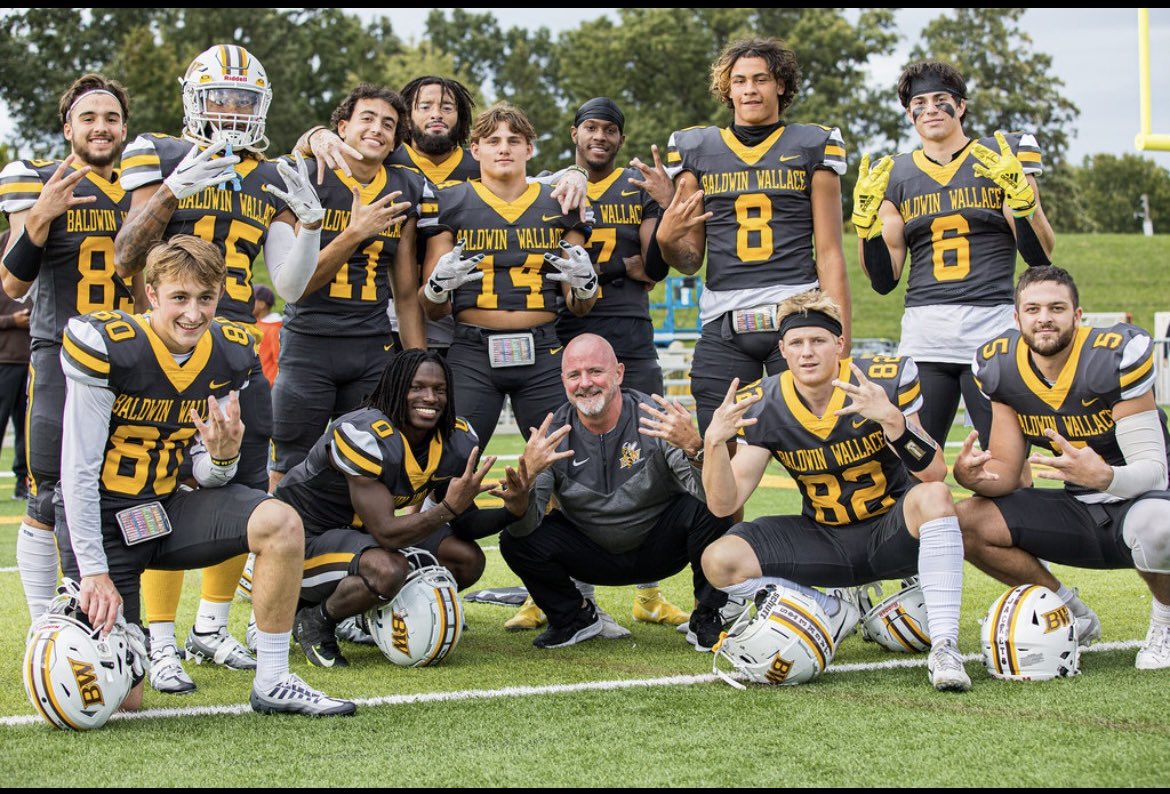 Chrisconwell3's tweet image. Happy 19th Birthday Timmy❤️        We’re so proud of you, let’s go Jackets 🤎💛💜