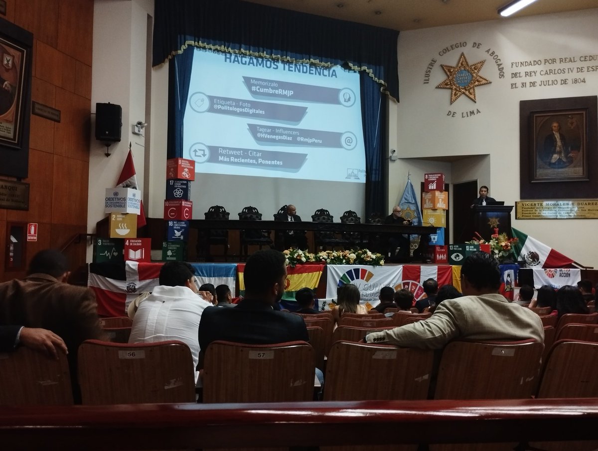 DianaCastilloCv's tweet photo. En la IV Cumbre Internacional de la @rmjp con una espectacular charla de @PolitologosD 🤩🤩
#rmjp #lima https://t.co/az8roUHRmU