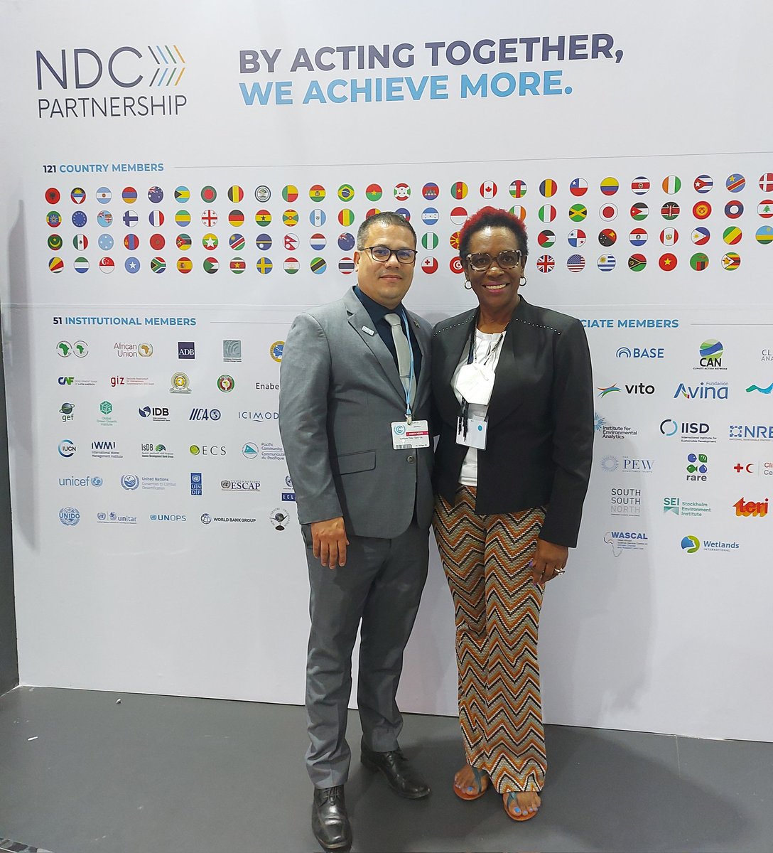 gemgord's tweet photo. So finally today, I got a picture with the co-chair himself. #hecticdays cannot finish @matthewsamuda https://t.co/gd1bDuXXeN