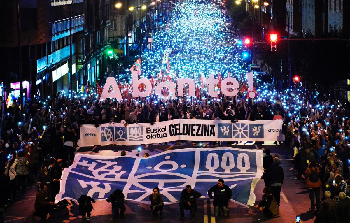 Tantaz tanta sortzen da olatua.
Elkarrekin geldiezinak gara!
#GELDIEZINAK #ABANTE