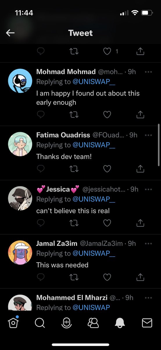 golden days for scammers on twitter. this one, with blatantly deceptive twitter handle and URl, has been live for 9 hours and has thousands of likes and retweets from a legion of bots.