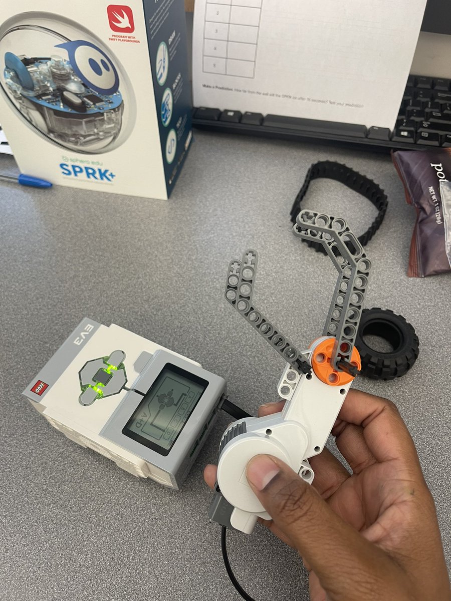 Ms.Thomas 📚 tweet media