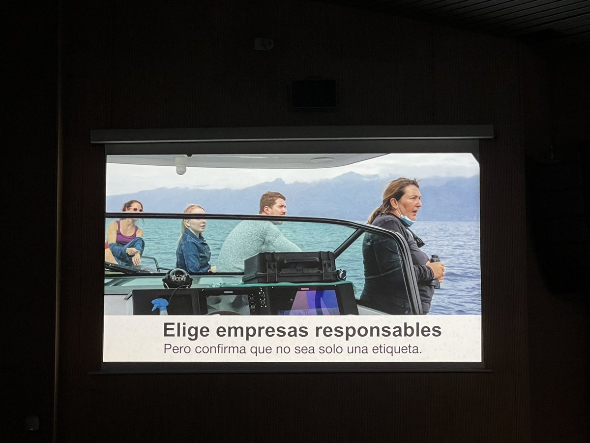 Sergio y Alberto nos dan consejos para intentar reducir el impacto en nuestros viajes: evitar destinos masificados, respetar la cultura del lugar, compensar la huella de CO2.
Y de la importancia de elegir empresas responsables.

#KLMHouseValència #ValènciaEsAhora #CompromisoIATI
