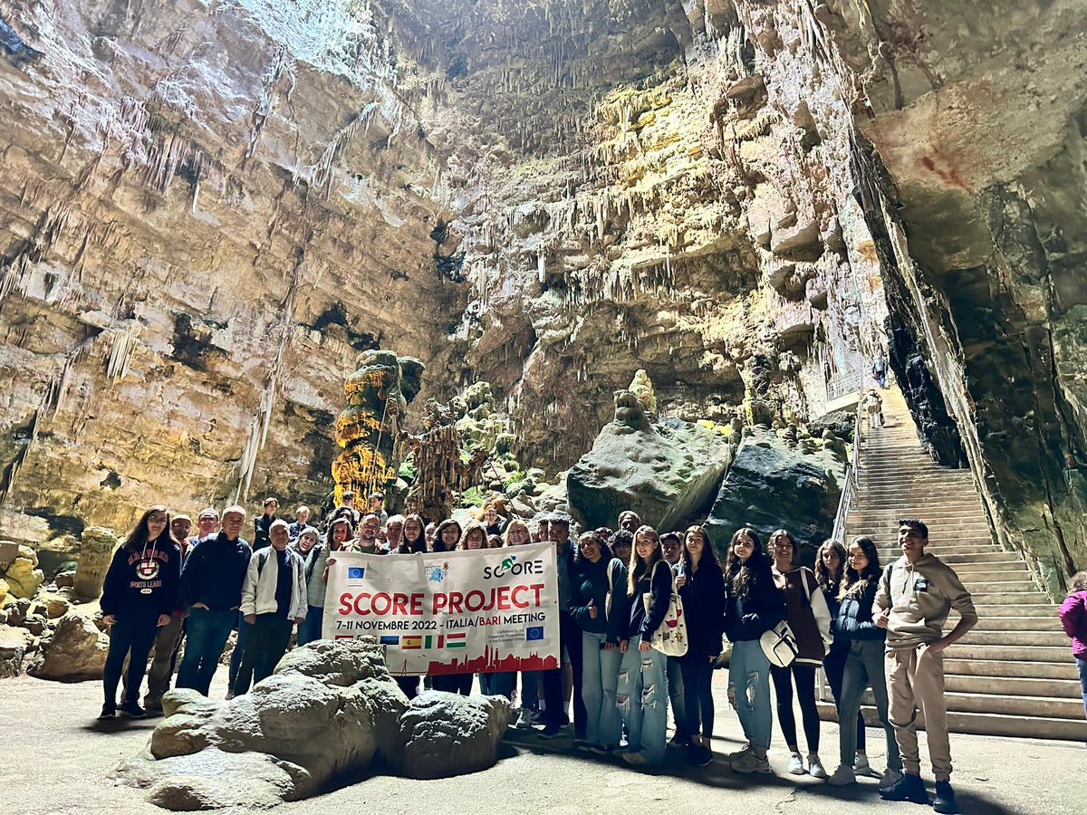 MFL_Resmi's tweet photo. Erasmus+ SCORE Projesi kapsamında Türkiye, İtalya, İspanya, Portekiz, Macaristan ve Estonyalı ortaklarımızla birlikte İtalya Hareketliliğimizi gerçekleştirdik. (06-12/11/2022)
🇹🇷🇹🇷🇹🇷🇹🇷🚀🚀🚀
We are the best!!!
We are the an international school!!!
#ManisaFenLisesi
#scoreerasmus https://t.co/rrE42Tz2ia