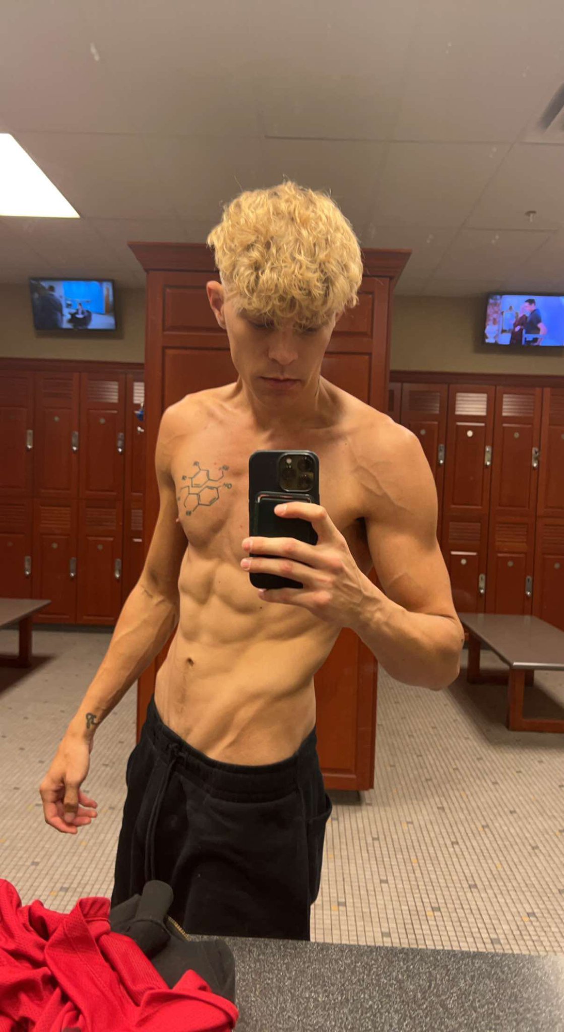 Harley Xavier ☻ on Twitter: "Who do you want me to shoot with at