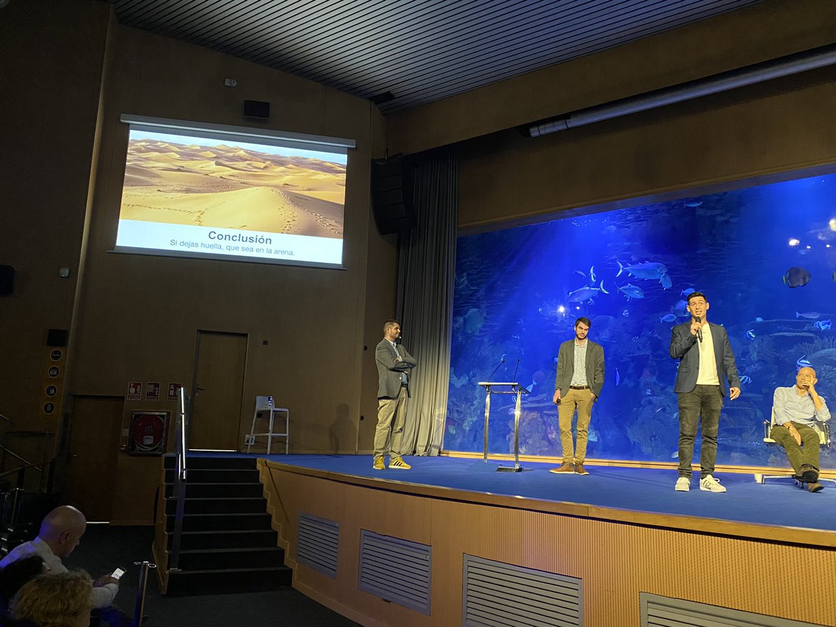 “Si dejas huella, que sea en la arena.” <a href="/AlbertoMnndz/">Alberto Menéndez Sánchez</a> <a href="/backpackerTB/">Alberto Menéndez</a> <a href="/Nada_Incluido/">Viajes Nada Incluido</a> #KLMHouseValència #ValènciaEsAhora #CompromisoIATI <a href="/KLM_ES/">KLM Spain</a>