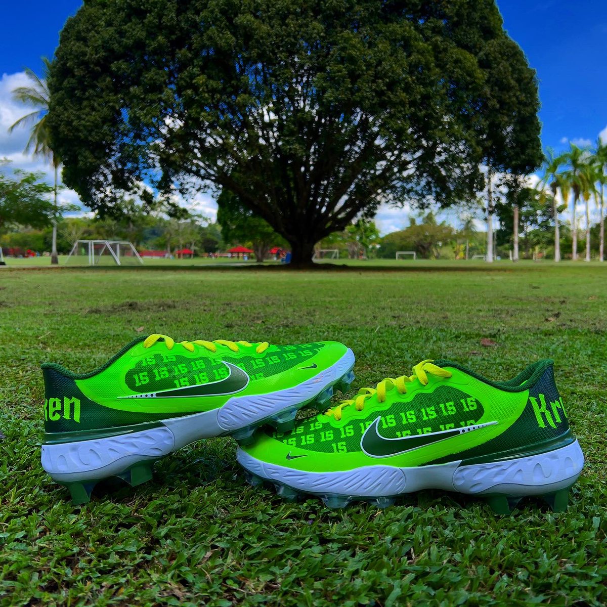 elvizprezz's tweet photo. Hoy en @ElvizCustoms traemos estas bellezas 🍀😍 https://t.co/tZsml5vu7W