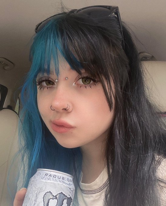 How&rsquo;s ur day gamer? https://t.co/LfdTOkdjSl