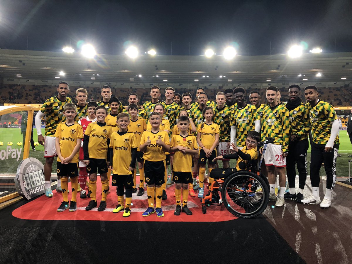 Young_Wolves's tweet image. We will remember them 🌹 

#WOLARS #Remembrance