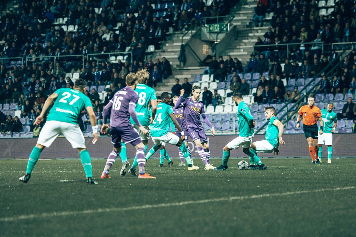 kbeerschotva's tweet photo. 46’ Start van de tweede helft! #BEEVIR #WEARE13 https://t.co/Fw65ed7twz